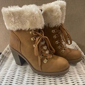 By Guess Jursy Women's Honey Brown Ankle Boots